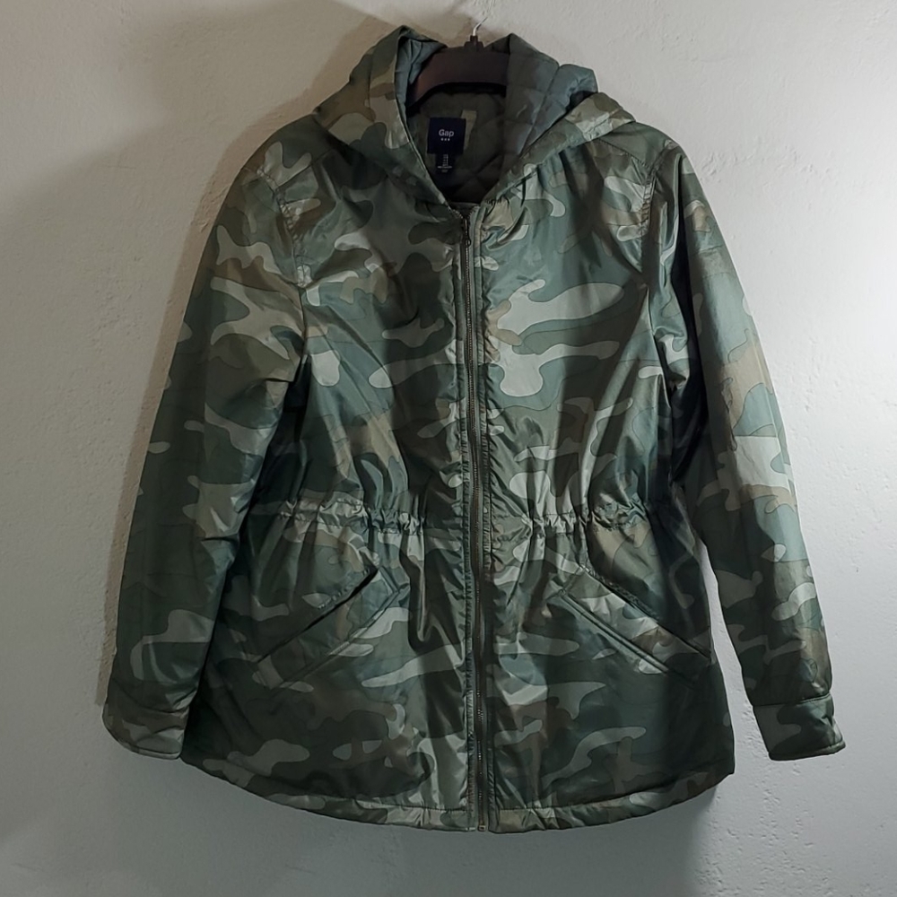 Gap- Army Green Camo Puffer Coat- (Large) Women